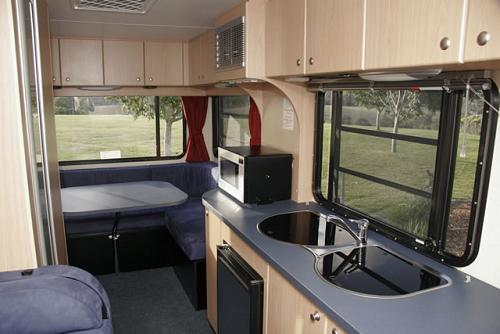 cheap campervan hire example Cheapa 6 Berth