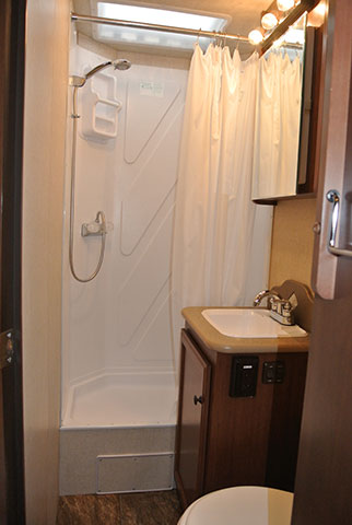 luxury rv rental example 24-25