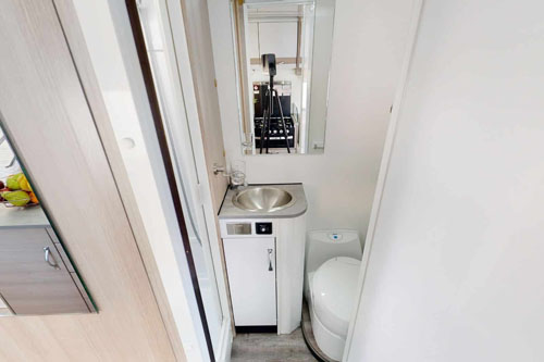 6 Berth Deluxe