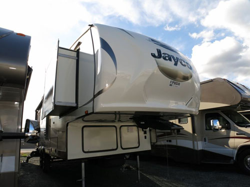 cheap rv rentals example 30 5th Wheel